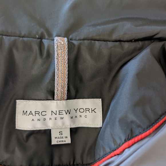 Women's Black Puffer Jacket. Down And Feather. - Picture 5 of 9